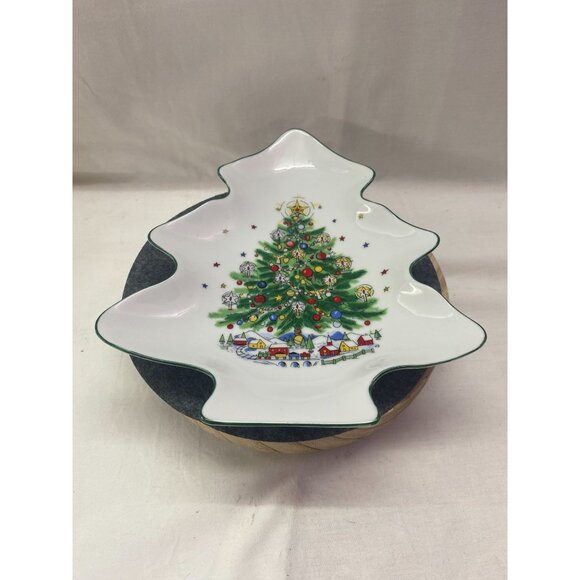 Christmas Eve Large Tree Shape Candy Dish by Salem "Porcelain" 8 5/8in - Picture 1 of 3